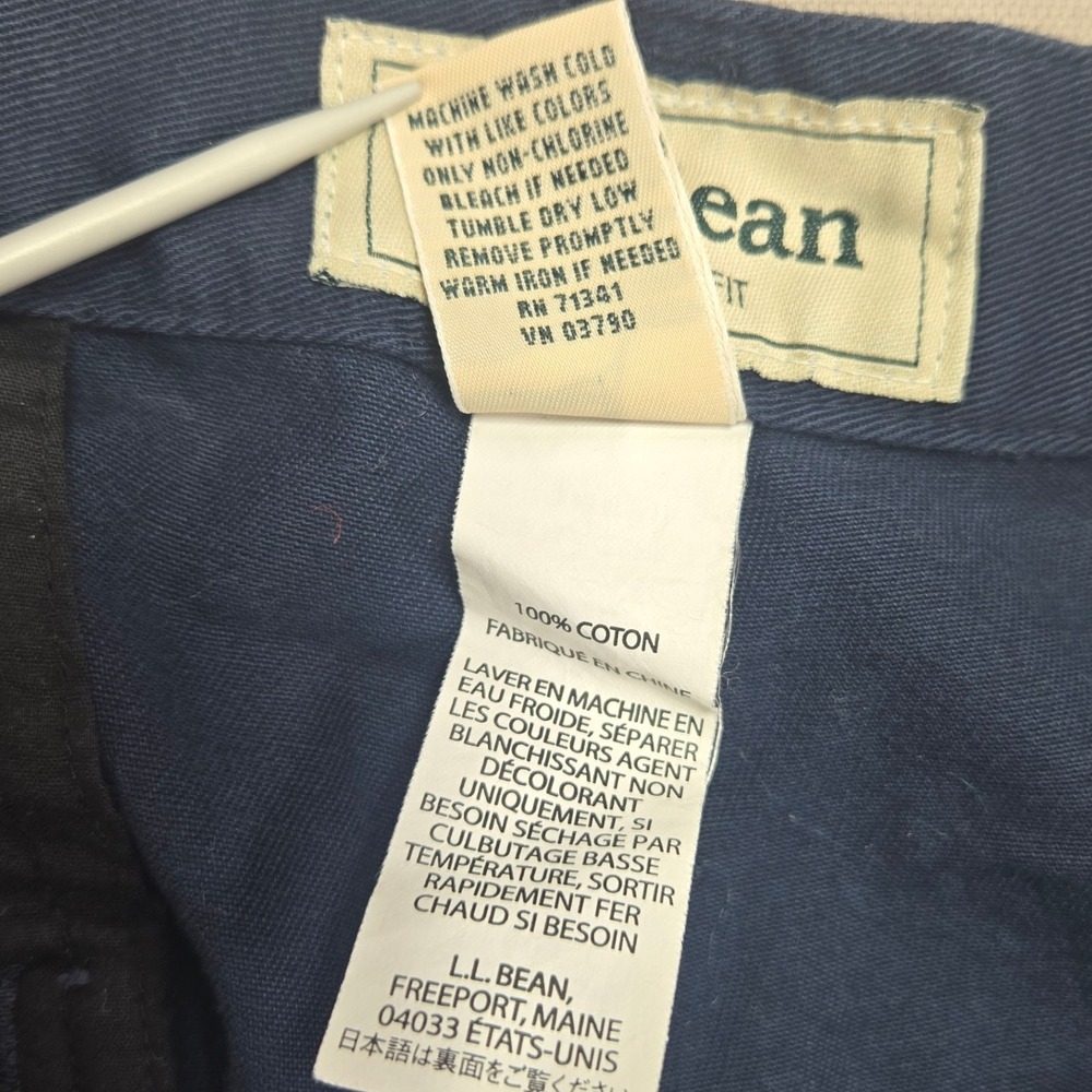 L.L.Bean Navy Blue Wrinkle Resistant Cotton Shorts - Women's Size 18 - Picture 7 of 10